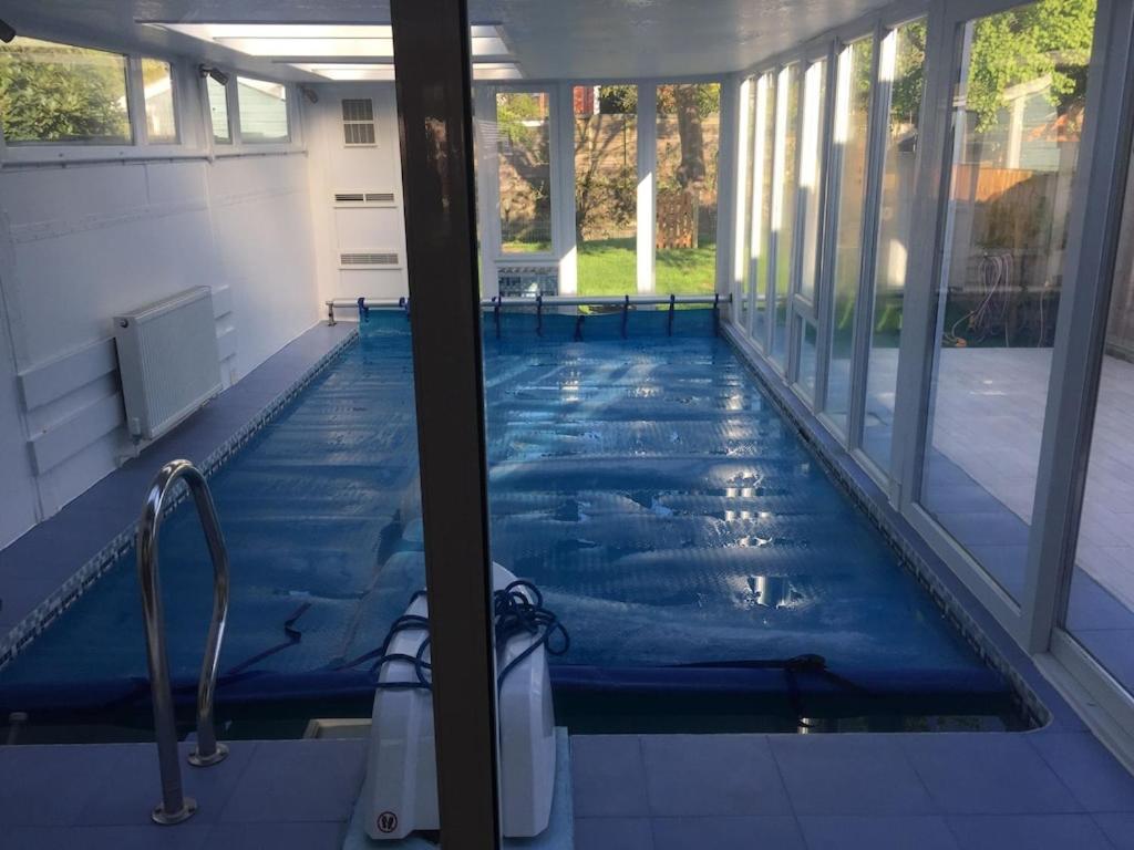 River House With Heated Pool June To Sep & Garden Twickenham Bagian luar foto